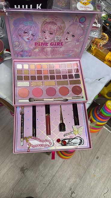 Набор косметики Pink Girl — all-in-one makeup kit в подарочной