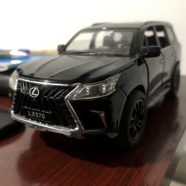 Игрушки: Продаю Железную машину игрушку, Модель Lexus Lx 570 2017 кузова все