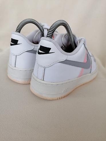 Patike: NIKE AIR FORCE original patike br 39- SNIZENO. Stanje odlicno, prava — 8