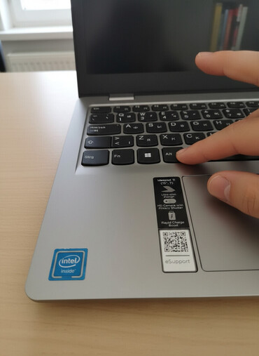 Lenovo: Lenovo IdeaPad 1i noutbuku (15,6") Xüsusiyyətlər: - 15,6" ekran — 1