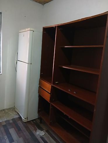 Долгосрочная аренда комнат: Сдаётся небольшая комната-студия. Планировка и оснащение: - Жилая — 5