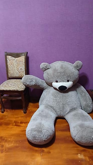 besik yeni: Böyük ölçülü plyuş ayı oyuncağı. Hündürlüyü 2 metrdir. Böyükdür. 500 — 1