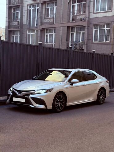 полик на камри: Toyota Camry: 2023 г., 2.5 л, Типтроник, Гибрид, Седан