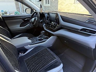 Toyota Highlander: 2023 г., 3.5 л, Автомат, Бензин — 5