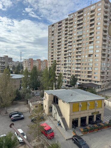 Uzunmüddətli kirayə mənzillər: Xalqlar Dostluğu metrosu, Siyaqut şadlıq sarayının yaxınlığında, 9