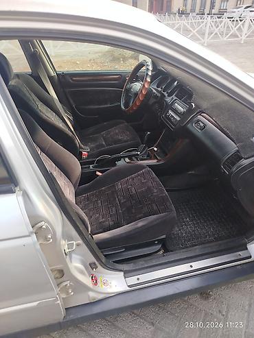 hyundai sonata 2000: Honda Accord: 2000 г., 1.8 л, Механика, Бензин, Седан — 2