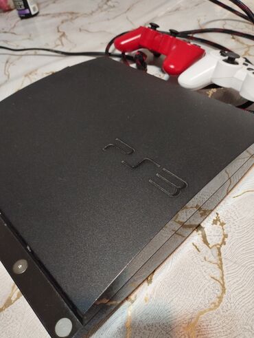 PS3 (Sony PlayStation 3): PS 3.Более 30 игр. Память 1 терабайт. Можно скачивать и удалять игры