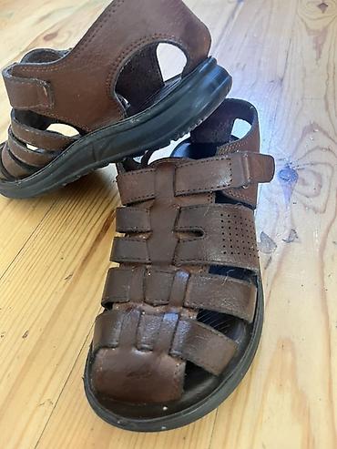 bağlı sandallar: Oğlan uşağı üçün sandal
Ölçü 38 
Az geyilib — 3