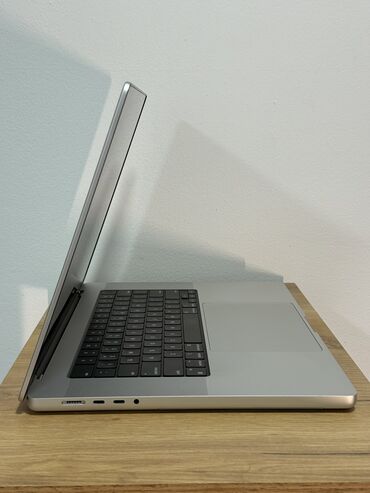 Ноутбуки: Ноутбук, Apple, 16 ГБ ОЗУ, Apple M1 Pro, 16 ", Б/у, Игровой, память SSD — 8