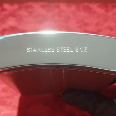 Digər kolleksiyalar: İçki qabı dəsti şahmat lövhəsi ilə birlikdə satılır. Üzərində Alov — 16