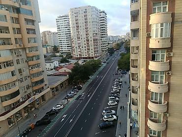 Tecili,Tecili,Elimler Metrosunun cixiwinda,Huseyincavid
