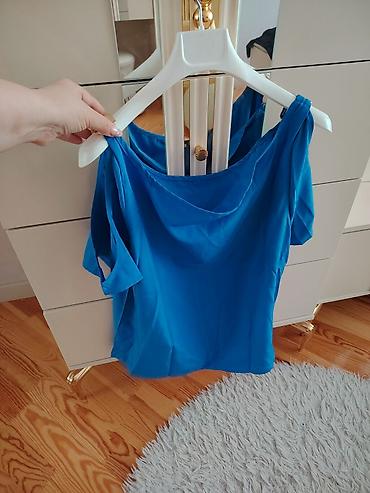 Mavi rəngli qadın bluz/top - Model: asimmetrik, bir çiyindən sallanan