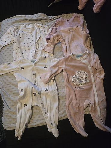 tn barcelona: 4,000 ceo paket Paket odeće za bebu devojčicu (više komada, nežne roze — 4