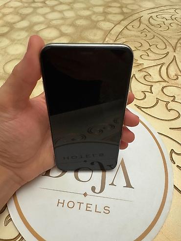 iphone x qiyməti: IPhone X, 64 GB, Gümüşü, Face ID — 3