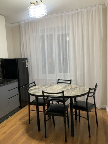 кухонный стол лофт: Кухонный стол и стул, цвет - Черный