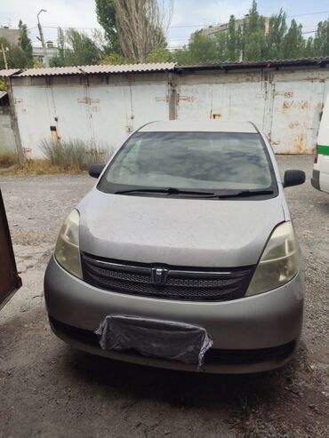 авто исфана: Toyota Isis: 2006 г., 1.8 л, Автоматические, Бензин, Минивэн