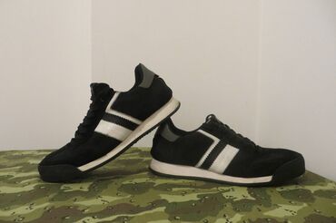 adidas rom patike: PACIOTTI br 44 28cm unutrasnje gaziste stopala, fantasticne patike bez