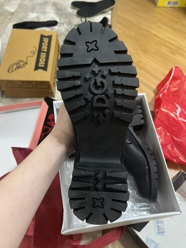 Çəkmələr: Qısaboğaz, Dolce & Gabbana, Ölçü: 37, rəng - Qara, Yeni