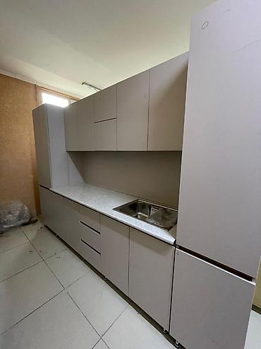 silver kitchen: Кухонный гарнитур линейной планировки - Современный минималистичный — 4