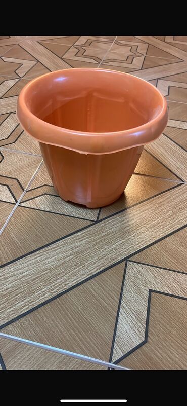 Bitkilər üçün dibçəklər: Cürbəcür fərqli dizaynda fərqli ölçüde dibçəklər aylr-ayrı və bütov -da lalafo.az — 5 Bitkilər üçün dibçəklər: Cürbəcür fərqli dizaynda fərqli ölçüde dibçəklər aylr-ayrı və bütov — 5