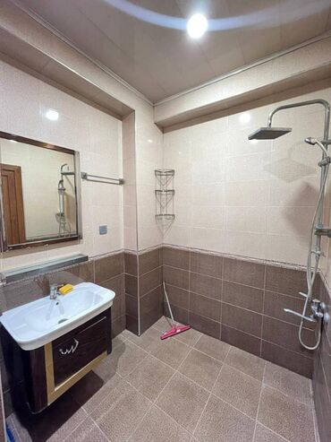 Uzunmüddətli kirayə mənzillər: Nizami Rayonu Xalqlar Dostluğu Metrosu Şahmat Bina 2 otaq. Mərtəbə - — 9