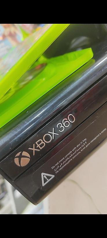 Xbox 360 & Xbox: Xbox 360 iki pult 5 oyun disk və 7 oyun icinde yazılı ela — 1
