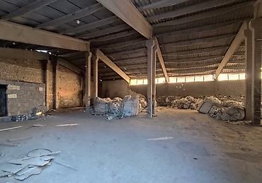 Продажа складов и мастерских: Продам территорию со складскими помещениями, на территории имеются — 14