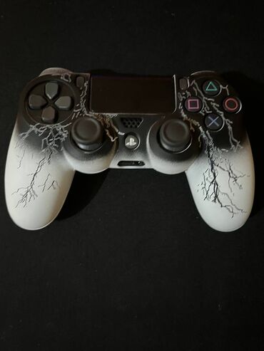 PS4 (Sony Playstation 4): PlayStation 4 Slim oyun konsolu + unikal dizaynlı DualShock 4 pultu - — 4