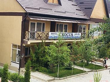 Продажа отелей и хостелов: Продаю отель коттедж на Иссык-Куле, курортный город Бостери, центр — 14