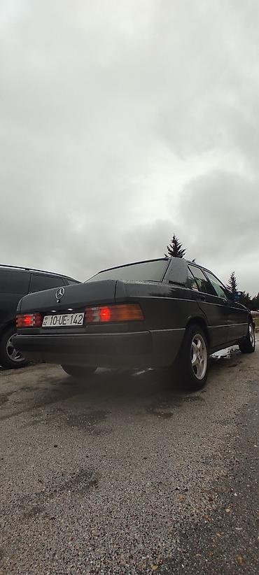 lexus gs 300: Mercedes-Benz 190 (W201): 1.8 l | 1990 il Sedan — 5