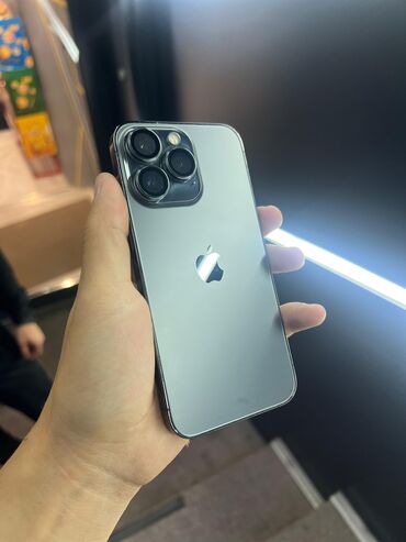 Apple iPhone: IPhone 13 Pro, Б/у, 128 ГБ, Black Titanium, Защитное стекло, Чехол, 85 %