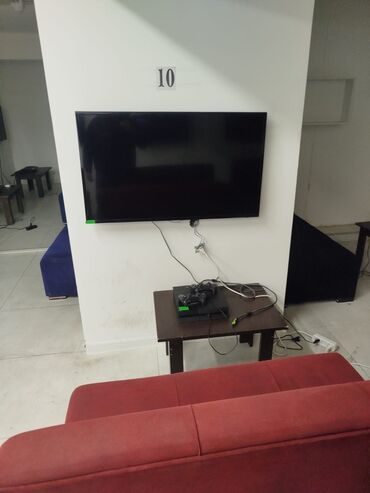 Təlim, kurslar: PlayStation oyun guşəsi və nargilə avadanlığı - Divara quraşdırılmış