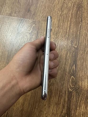 burker часы: IPhone Xs, Б/у, 64 ГБ, Серебристый, Защитное стекло, Чехол, Кабель, 81 % — 4