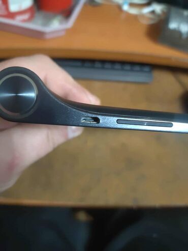 Tableti: Ispravan tablet win 10 sa dobrom baterijom EKRAN Primarni: IPS LCD — 4