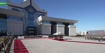 Долгосрочная аренда домов: 210 м², 7 комнат, Балкон застеклен, Бронированные двери, Утепленный — 23