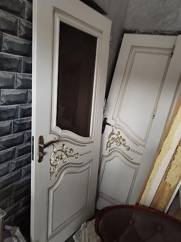 4 eded ela vezyyetde - Rəng: krem/ivori tonlarda, zərif qızılı