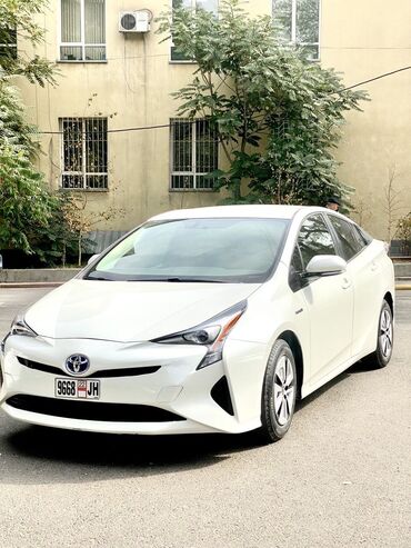зимние: Toyota Prius: 2016 г., 1.8 л, Вариатор, Гибрид, Хэтчбэк