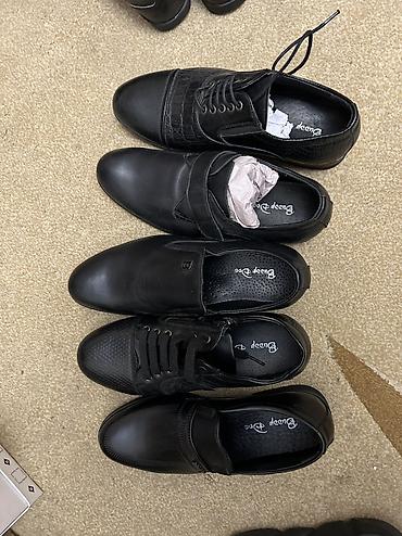 Верхняя одежда: РАСПРОДАЮ подростковую и детскую НОВУЮ обувь. Цены намного ниже — 18