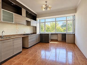 Продажа квартир: 4 комнаты, 135 м², Элитка, 2 этаж — 4