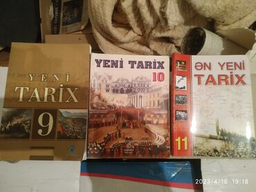 Kitablar, jurnallar, CD, DVD: Yeni tarix - 9 - 10 - 11 sinif . Kitablar əla vəziyyətdədir. Biri - 3