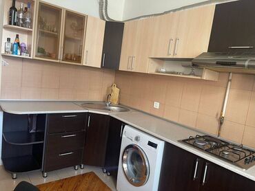 Uzunmüddətli kirayə mənzillər: Xətai Rayonu Sadıqcan Həzi Aslanov 2 otaq. Mərtəbə - 18/11 Otaq sayı — 11