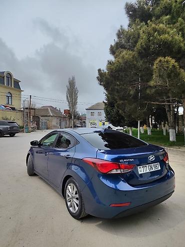 2015 elantra: Hyundai Elantra: 1.8 l | 2015 il Sedan — 10