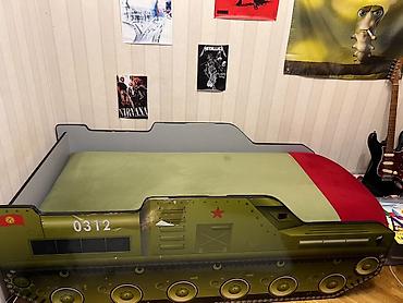 Кровати-машинки: Детская кровать- танк Состояние видно на фото, одна сторона боковой — 1