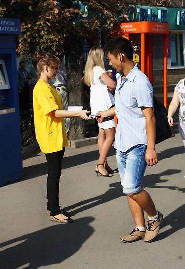 работа ежедневной оплатой: Требуются молодые люди, девушки, студенты для работы промоутерами на — 3