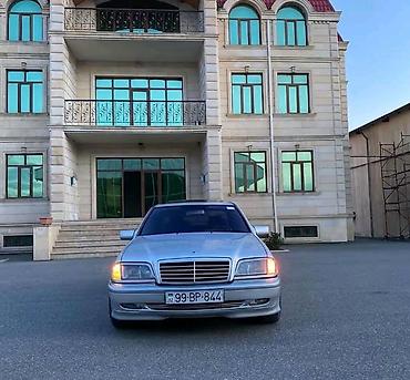 4 goz mercedes 3 2: Mercedes-Benz sedan (W202 C-sinfi) - Kuzov: 4 qapılı sedan, gümüşü — 2