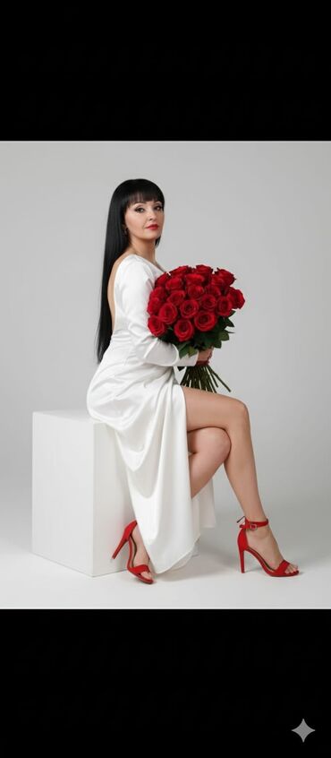 Ziyafət donları: Ağ rəngli, uzun və zərif ziyafət donu - Model: açıq kürəkli, uzun
