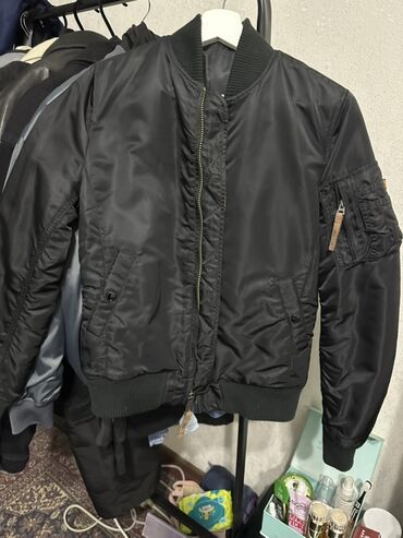 Бомберы: Бомбер Alpha Industries MA‑1 - Бренд: Alpha Industries Inc. (ярлык — 3