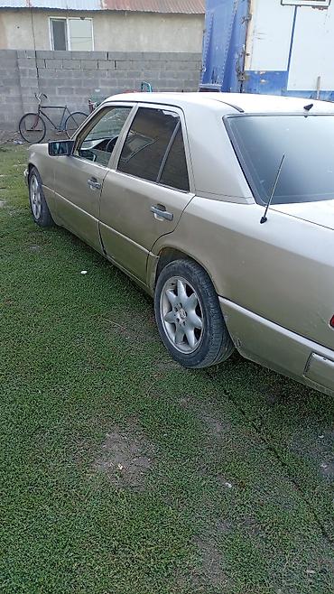 jak авто: Mercedes-Benz W124: 1986 г., Седан — 4