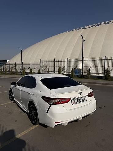 auto ru: Toyota Camry: 2018 г., 2.5 л, Автомат, Бензин, Седан — 5