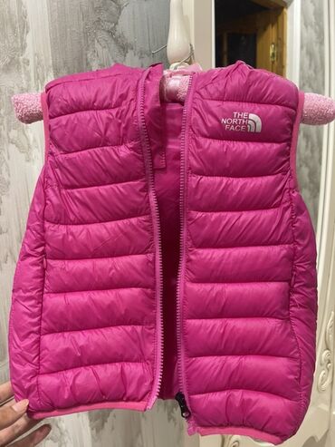 детская мембранная одежда: Жилетка, Для девочек, 10 - 12 лет, The North Face